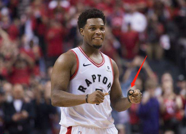 阿伦凭借自 阿伦凭借自